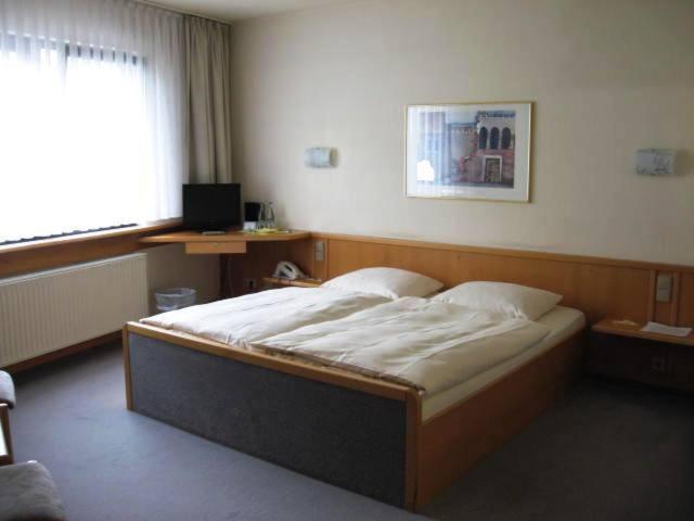 Hotel Pfaelzer Hof, Zum Schokoladengiesser Rodalben Bilik gambar