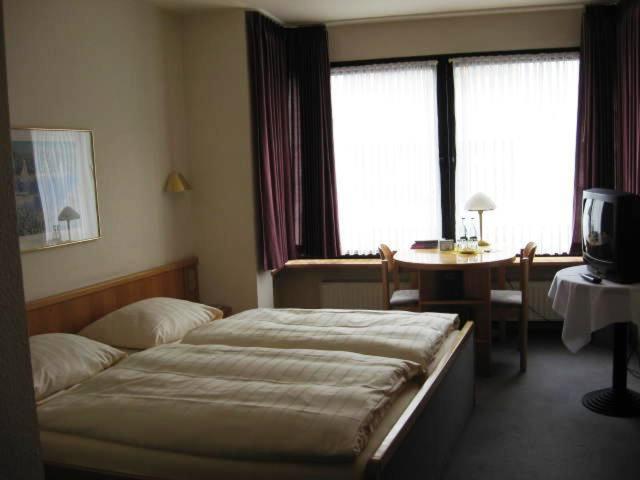 Hotel Pfaelzer Hof, Zum Schokoladengiesser Rodalben Bilik gambar
